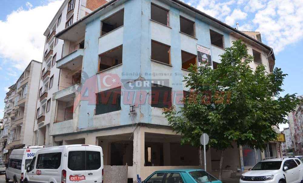 Bina Uyuşturucu Kullanıcılarının Oteli Oldu