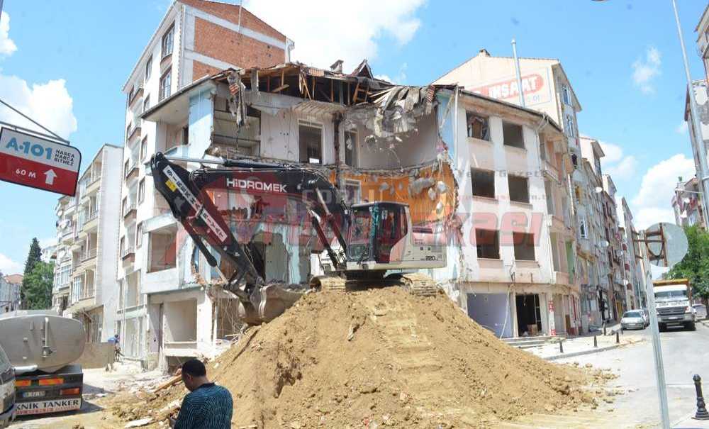 Uyuşturucu Kullanıcılarına Ve Satıcılarına Kötü Haber; O Bina Yıkıldı