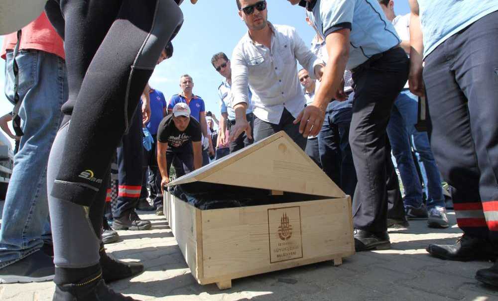 Kazak Gölü'ne Giren Gencin Cesedine Ulaşıldı