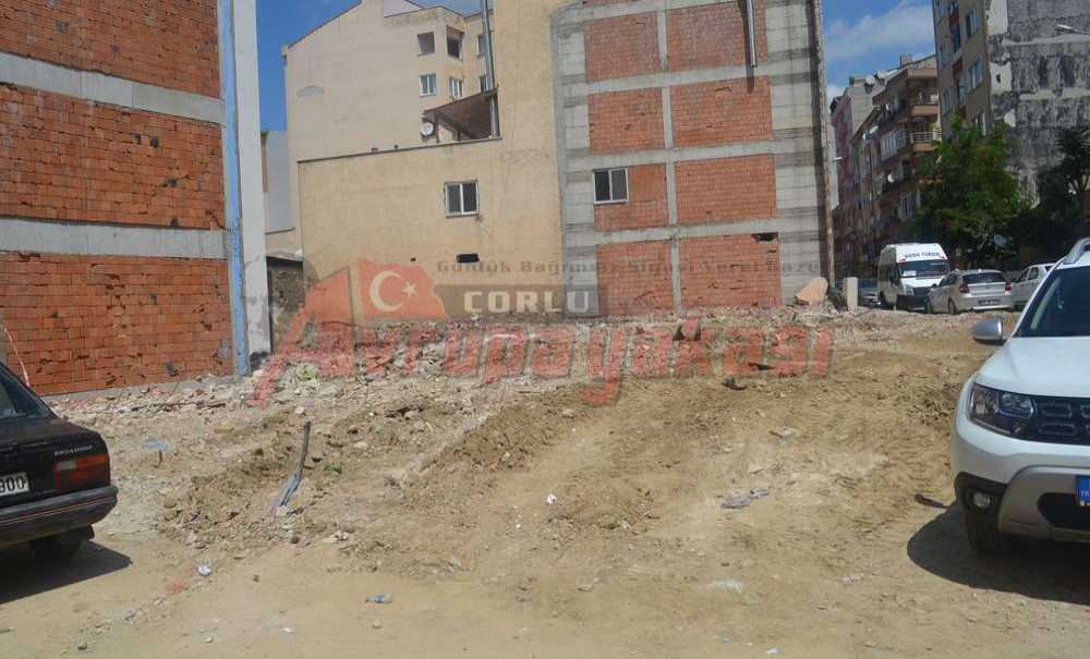 Bina Tamamen Yıkıldı