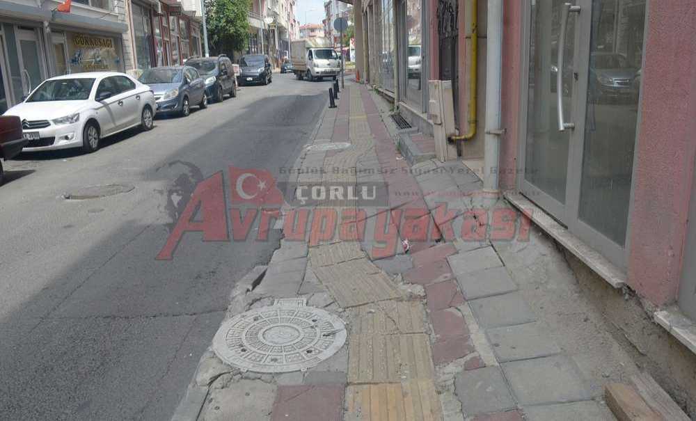 Engelli Olmayan Vatandaşlar Zor Yürüyor