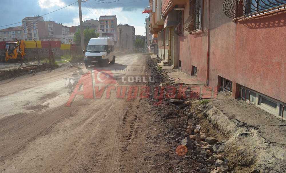 Erdal İnönü Caddesi Yenileniyor
