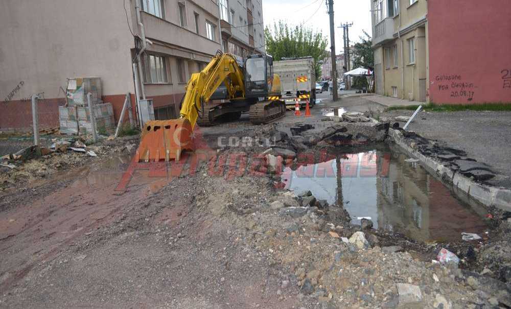 Erdal İnönü Caddesi Yenileniyor