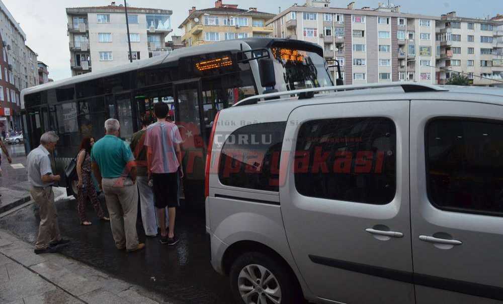 Duraklar Yine İşgal Altında