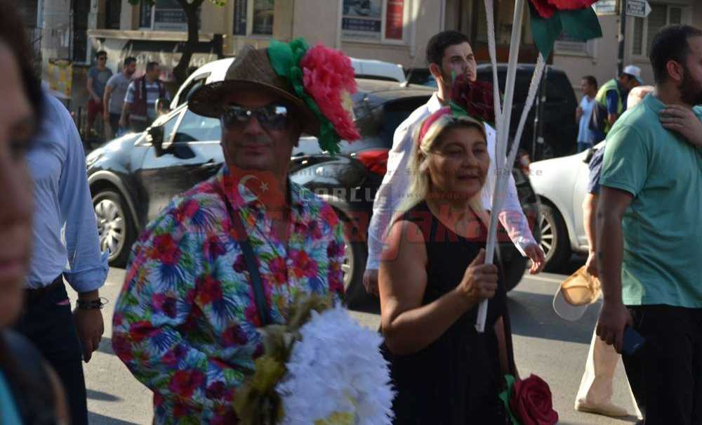 Kortejin En Renklisi Egemen Töreli