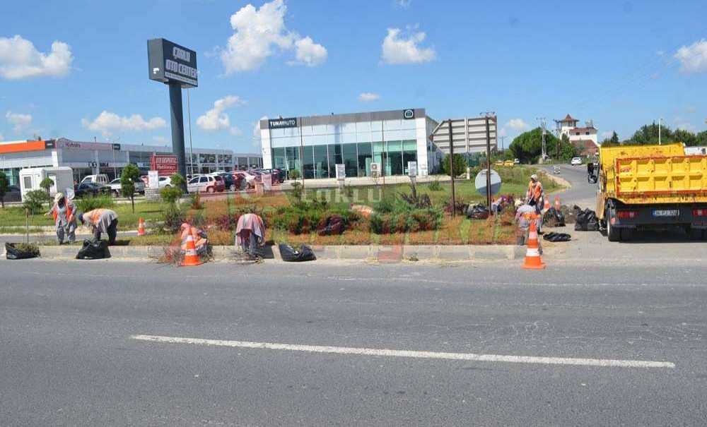 Refüjlere Çiçek Dikildi