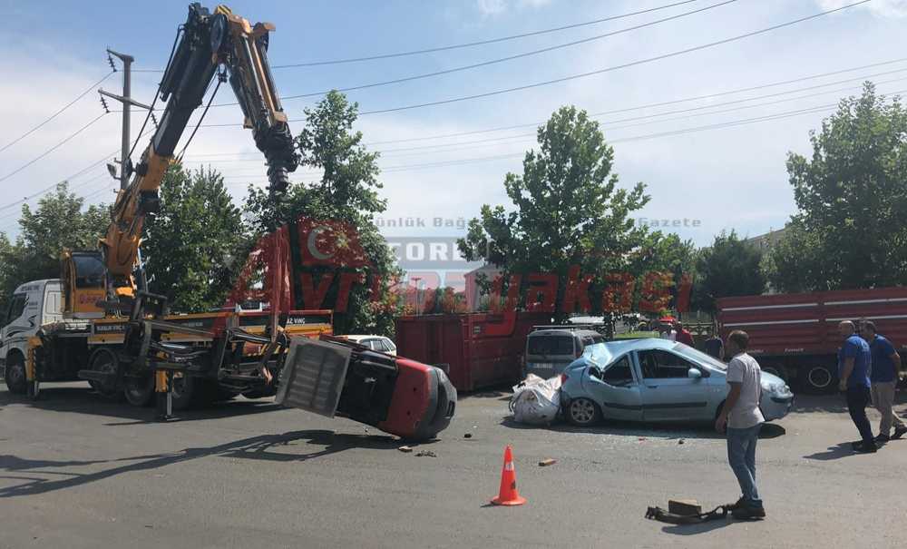 Forklift Arabanın Üzerine Devrildi