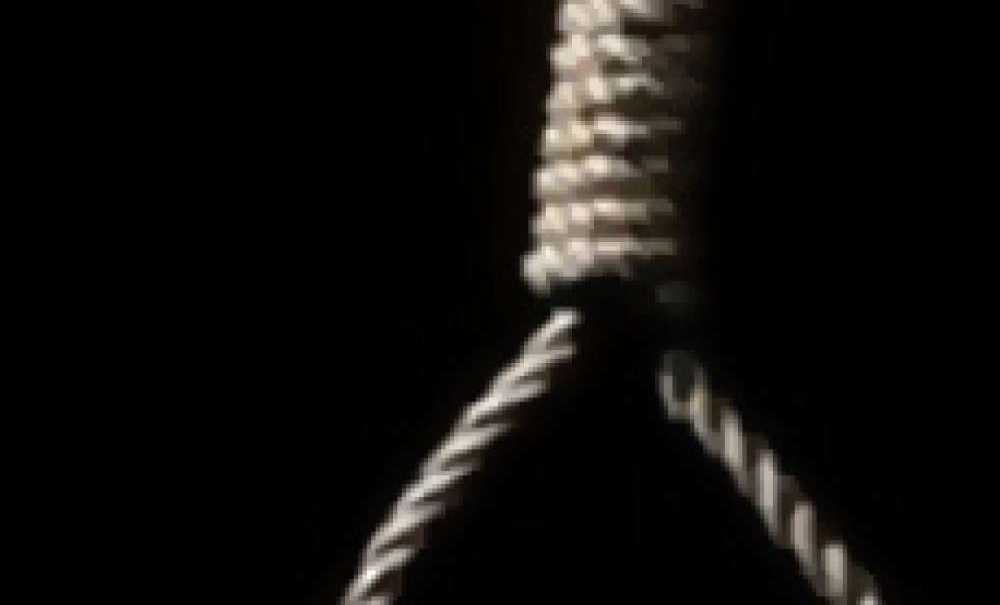 Evinde Asılı Halde Bulundu