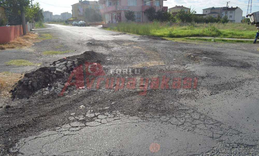 Yolun Bu Haline Vatandaşlar Tepki Gösterdi