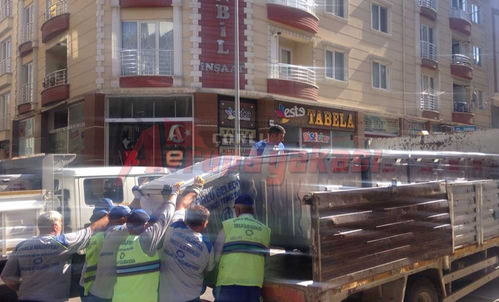 Eskiyen Çöp Konteynerleri, Yenileriyle Değiştiriliyor