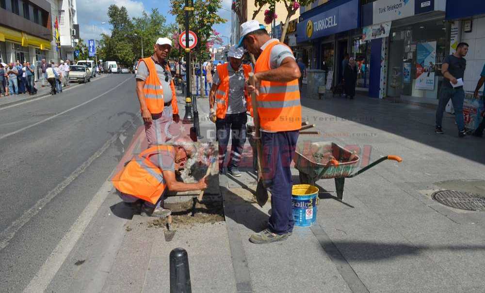 Cadde Üzerindeki Kırık Taşlar Değiştirildi