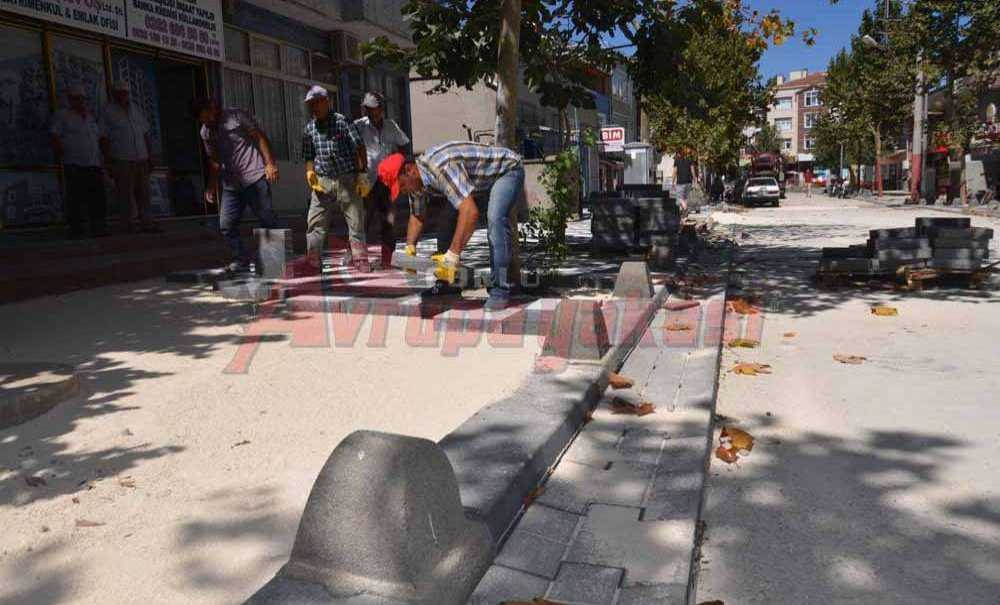 Yol Çalışmalarını İnceledi