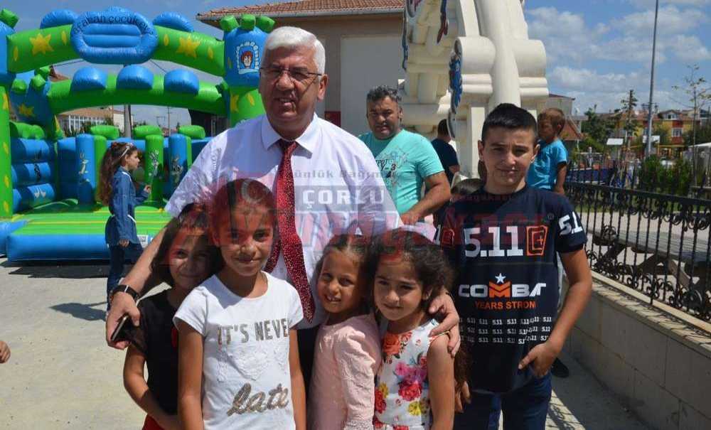 Miniklere Dondurma Sürprizi