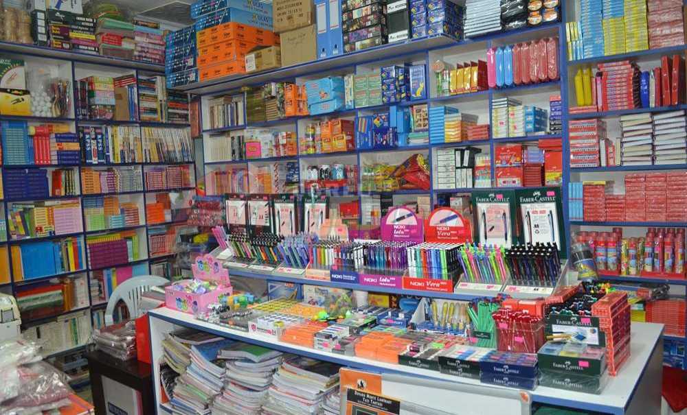 Kırtasiyeciler Hazır, Velileri Bekliyorlar