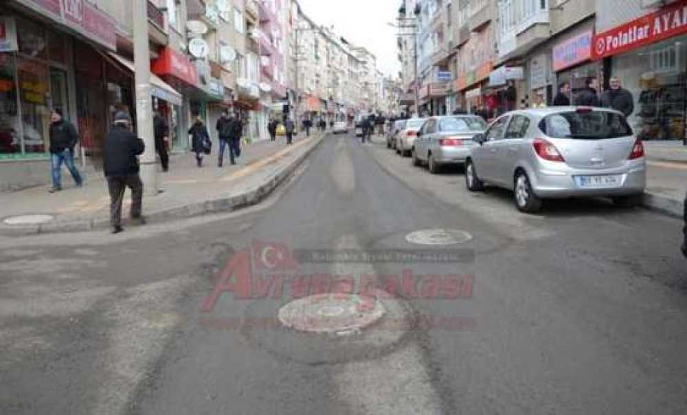 Şehit Teğmen Yavuzer Caddesi Öylece Kaldı!