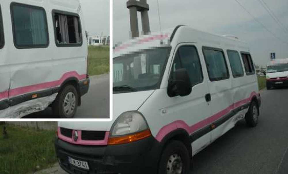 Yolcu Minibüsü Kazaya Karıştı 2 Yaralı