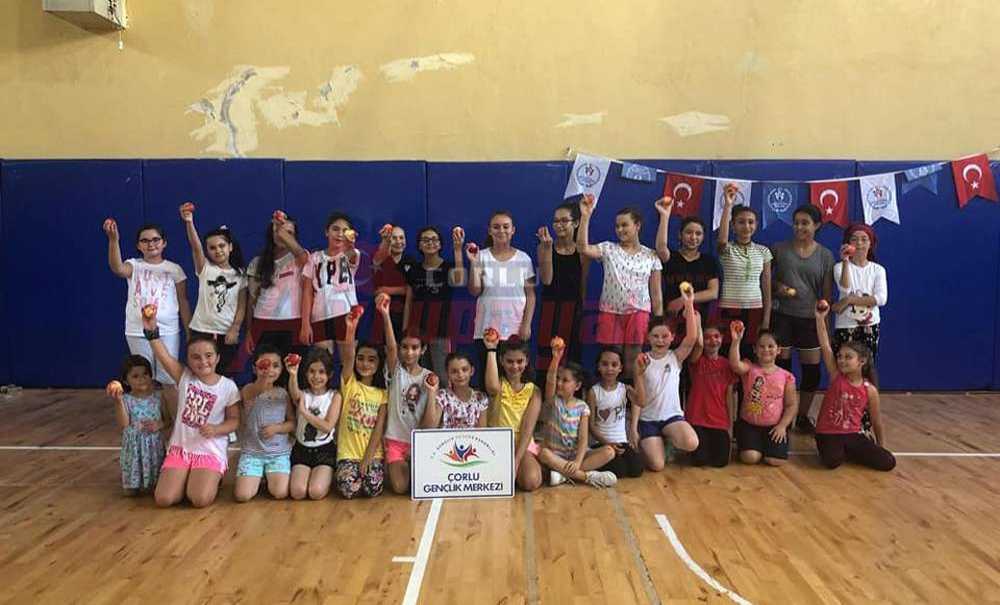 Halk Sağlığı İçin Meyve İkramı