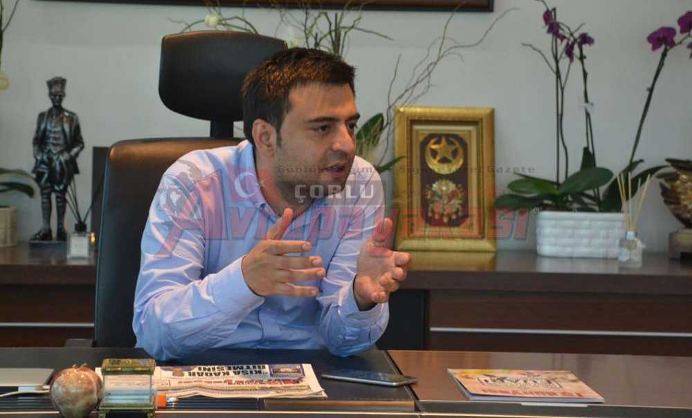 Vaatlerinin Arkasında