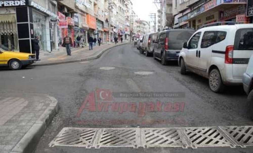 Şehit Teğmen Yavuzer Caddesi Öylece Kaldı!