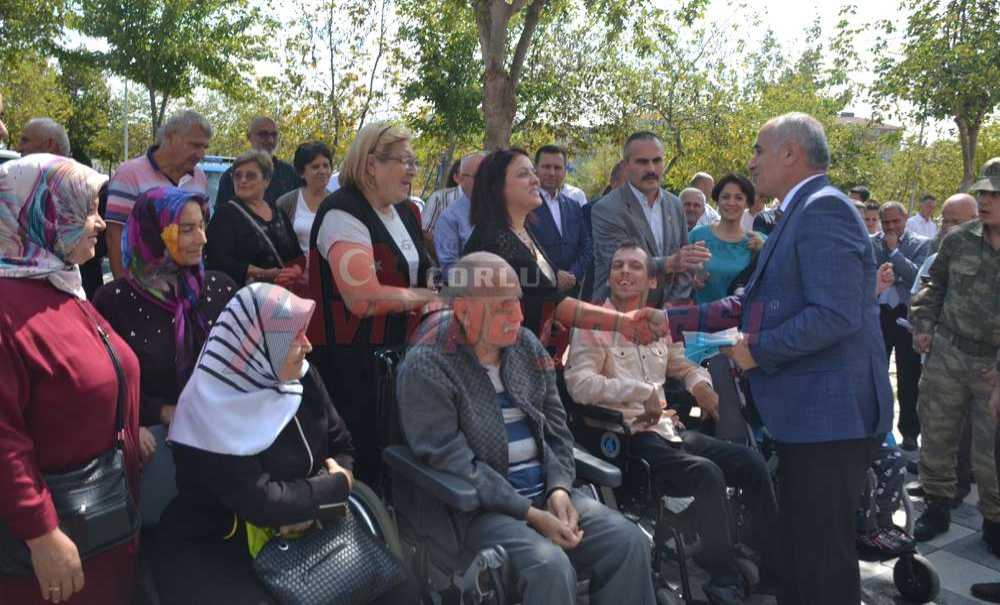 Gözyaşlarıyla Veda Etti