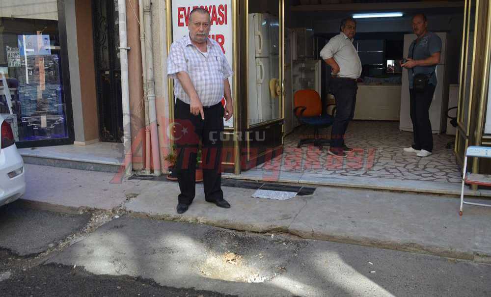 Dükkânları Lağım Fareleri Bastı