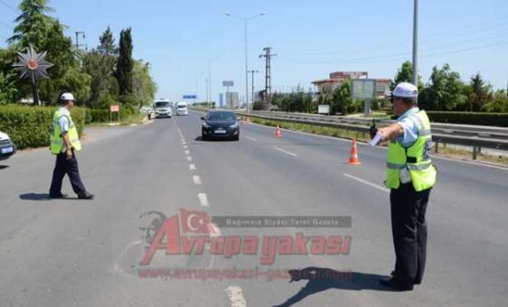 Sürücüler Ceza Yerine Bu Kez Çikolata Yedi