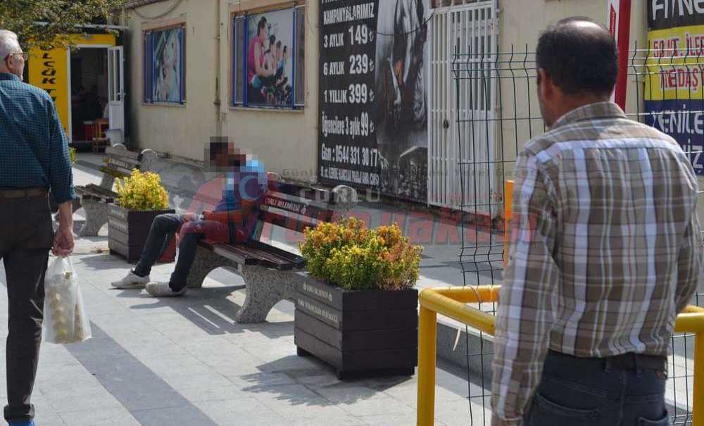 Vatandaşların Gözü Önünde Sızıp Kaldı