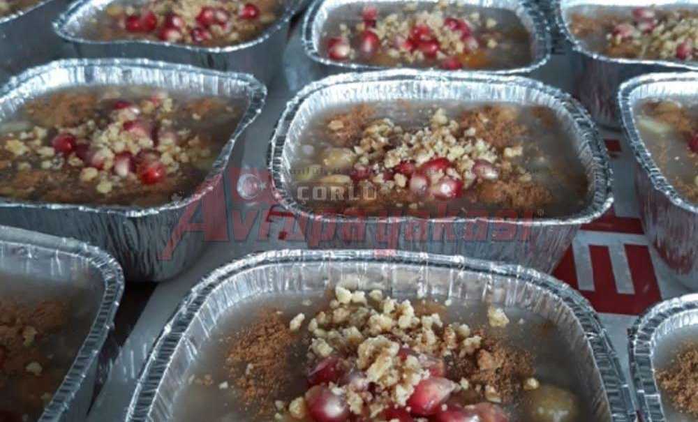 Sakatlar Derneği'nden Aşure İkramı