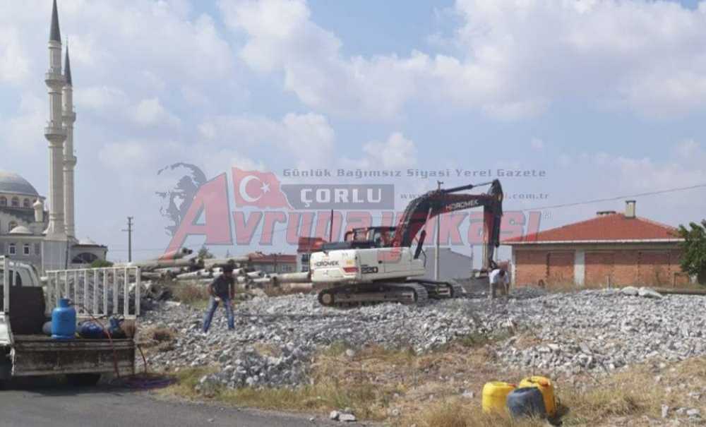 Tredaş'a Ait Beton Direkler Kırıldı