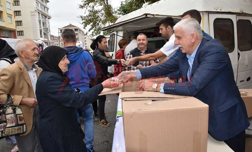 Çorlu Belediyesi'nden Salı Pazarında Aşure İkramı