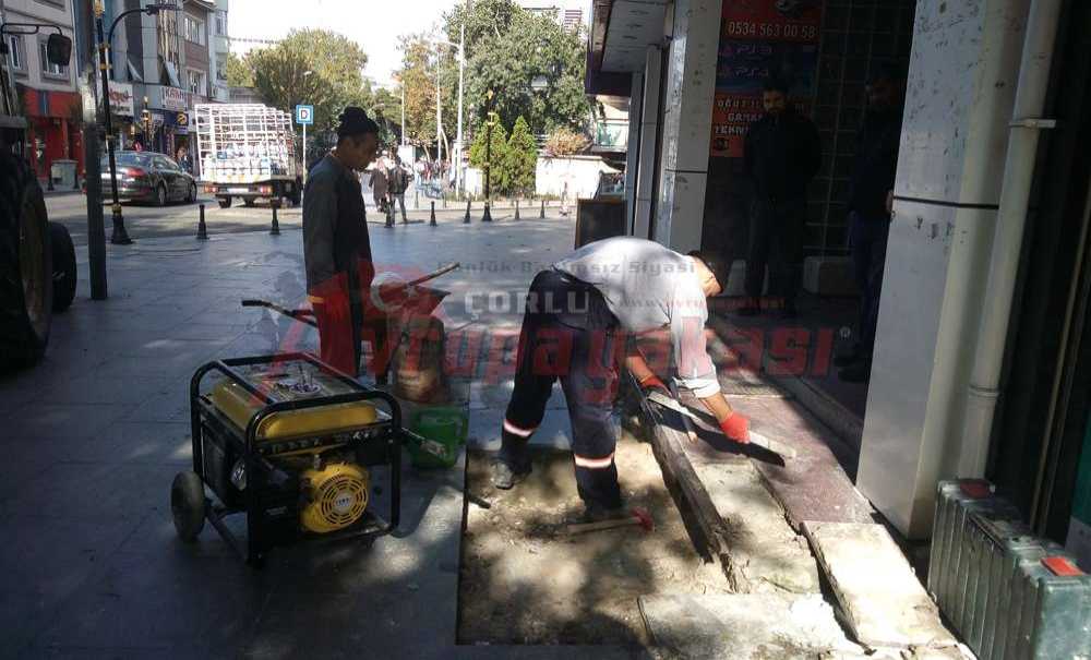 Kaldırımlar Tamir Edildi