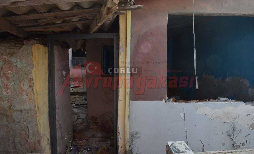 Mahalleli Metruk Yapılardan Dertli
