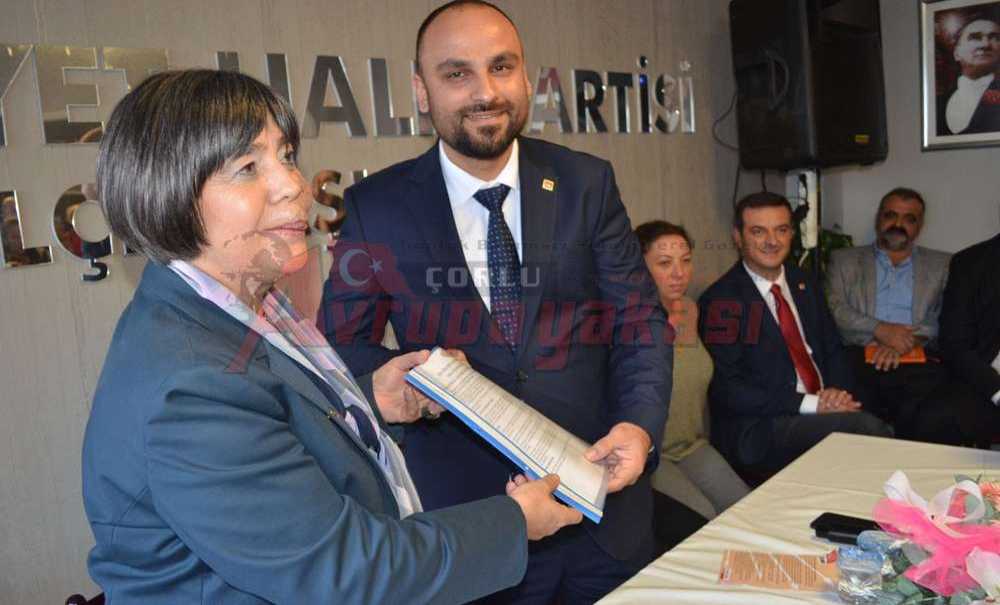 Çorlu'ya Kadın Eli Değmesi İçin Adayım