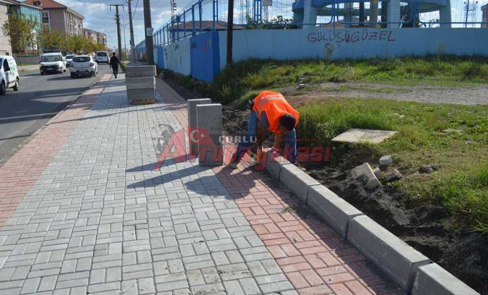 Kaldırım Çalışmaları Devam Ediyor