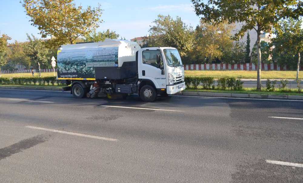 Bülent Ecevit Bulvarı Temizlendi