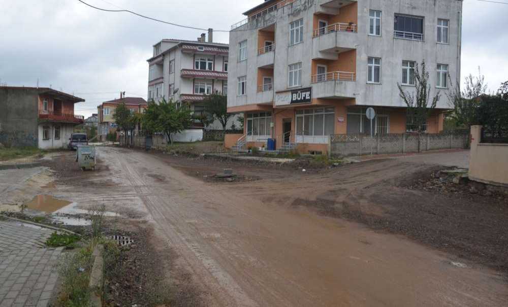 Ergene Yunus Emre Caddesi'nde Bitmeyen Çalışma