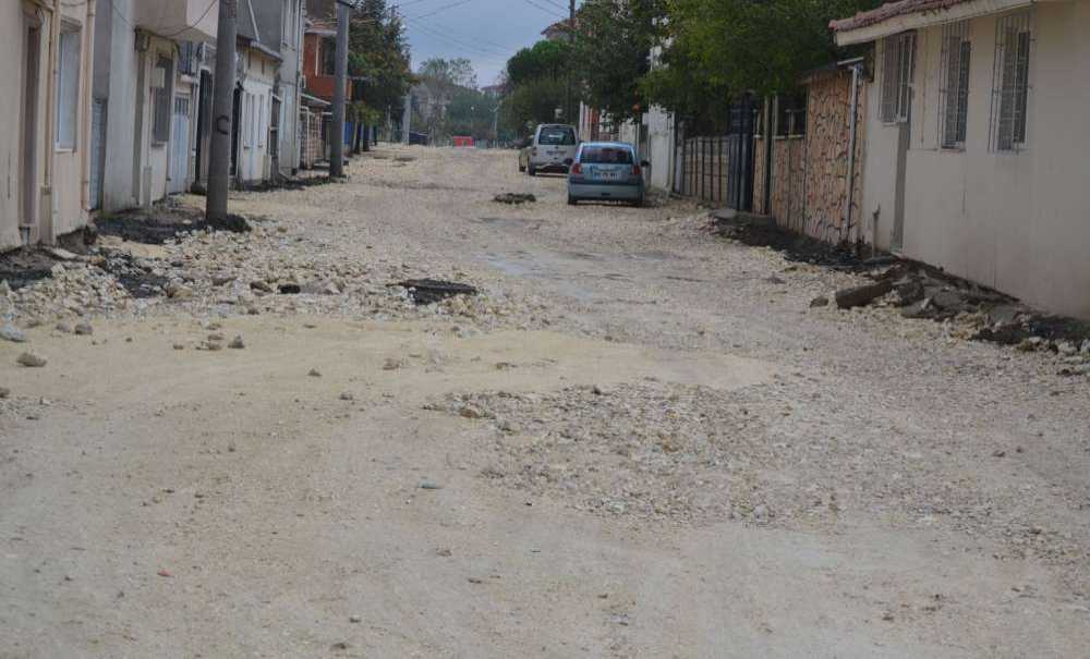 Yaşar Doğu Caddesi Çamur Deryası