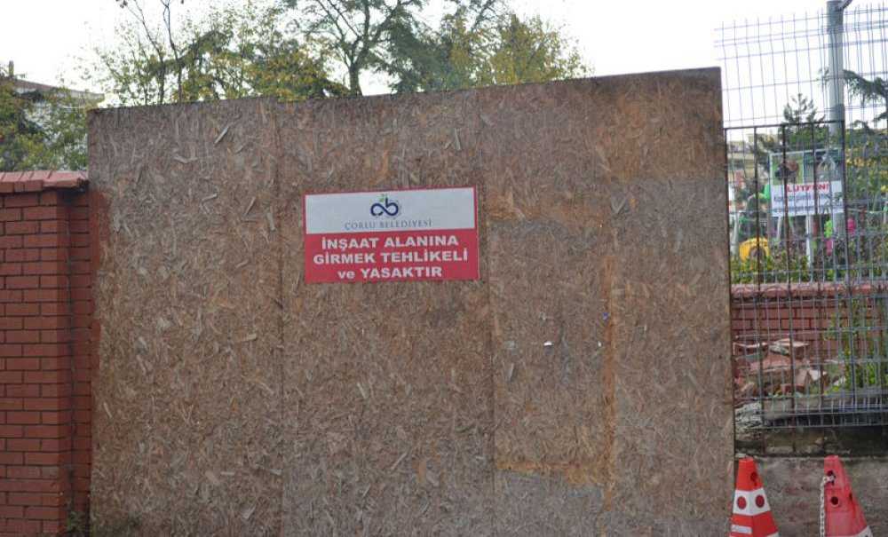 “Bu Giriş Neden Kapalı, Yoksa Unutuldu Mu?”