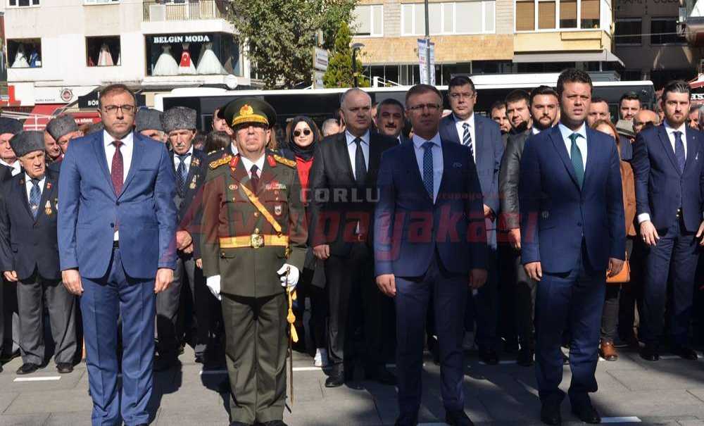 Anıta Çelenk Sunuldu