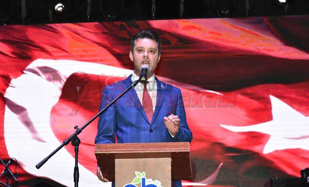 On Binler Cumhuriyet İçin Yürüdü