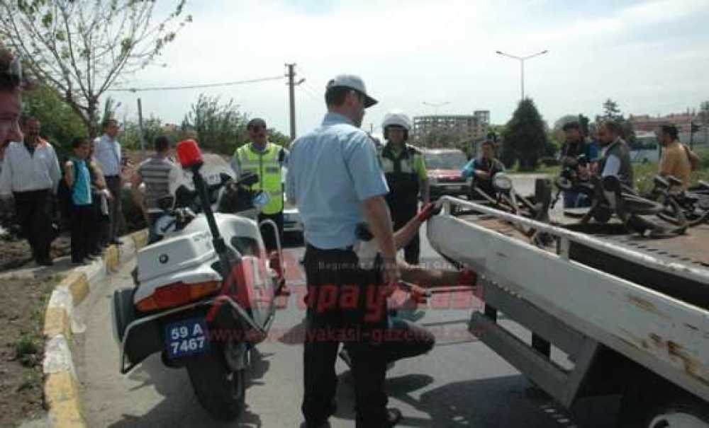 Motosikletli Trafik Polisi Kaza Yaptı