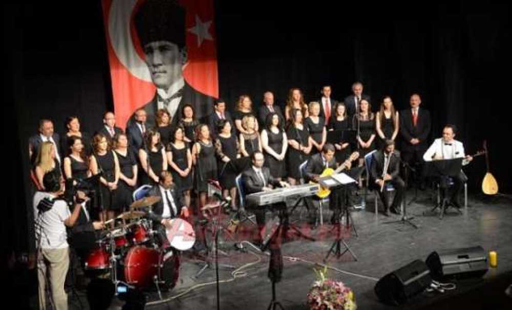 Öğretmenler Korosundan Türk Halk Müziği Konseri