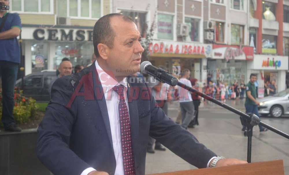 Tribünlere Oynanıyor