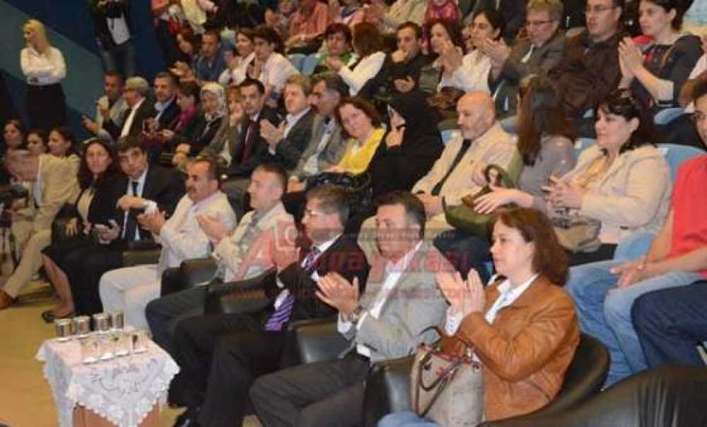 Öğretmenler Korosundan Türk Halk Müziği Konseri