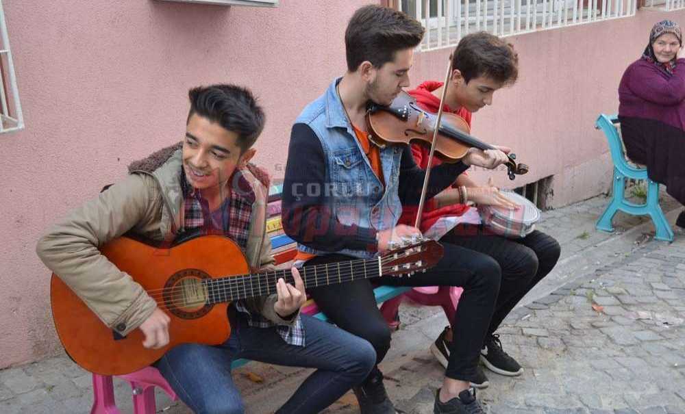 Yazarlar Sanat Sokağı'nda Buluştu