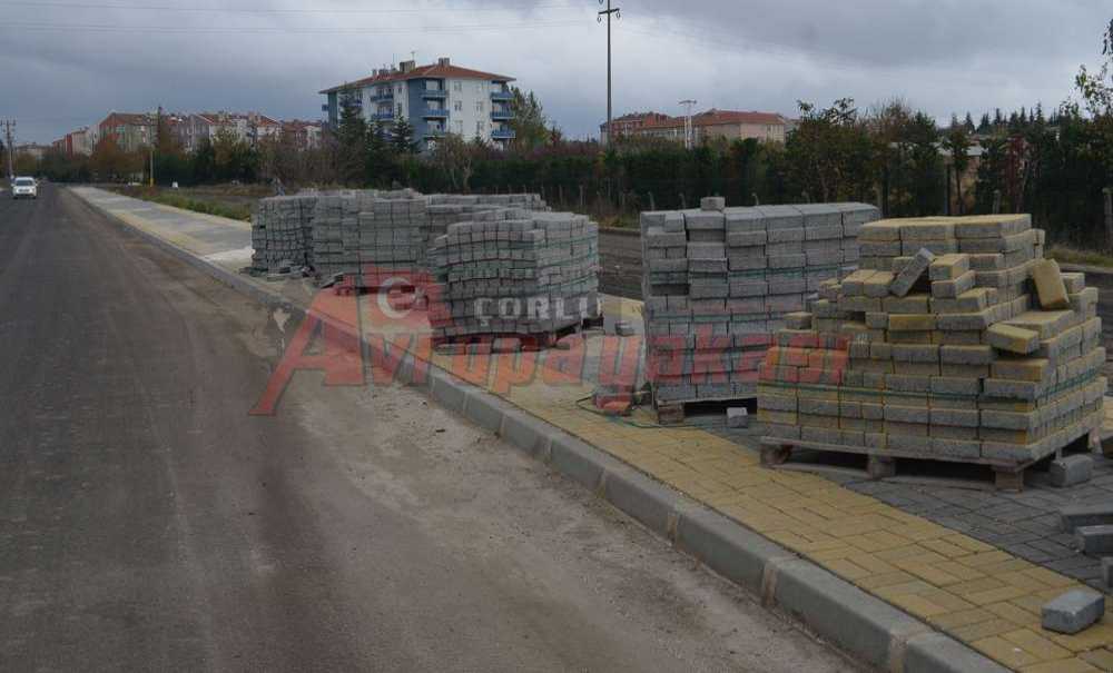 Orhan Kemal Caddesi'nde Çalışmalar Sürüyor