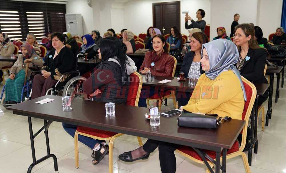 Kadınlar Kanser Konusunda Bilgilendirildi