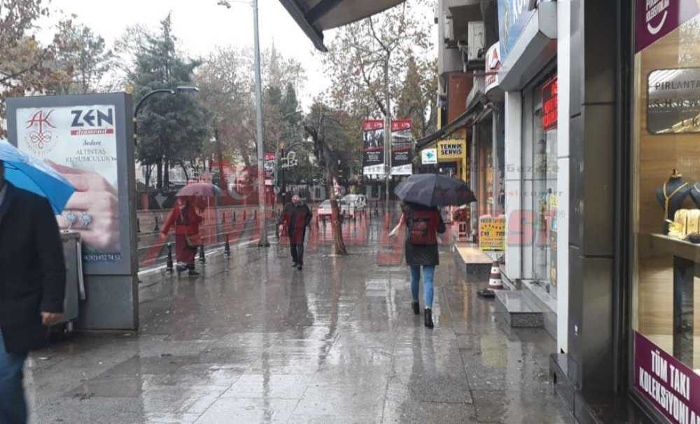 Sağanak Yağmur Hayatı Olumsuz Etkiledi