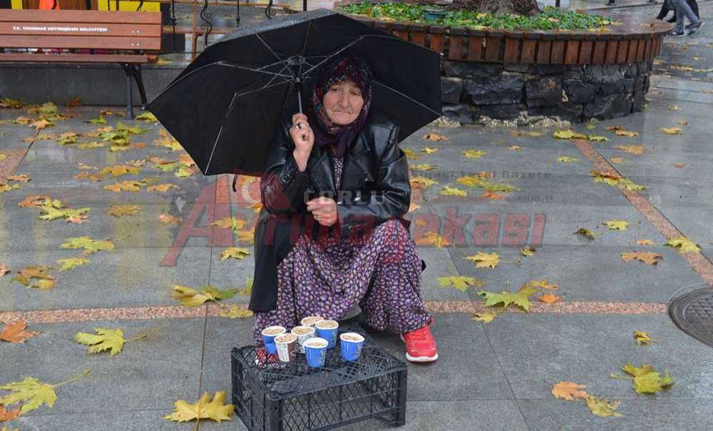 Kaymakam Sarılı, Asiye Teyze'nin Durumuyla İlgilendi