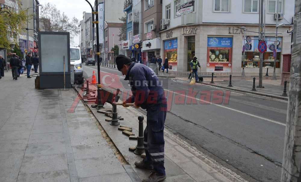 Aydınlatma Direklerinin Kabloları Yenilendi